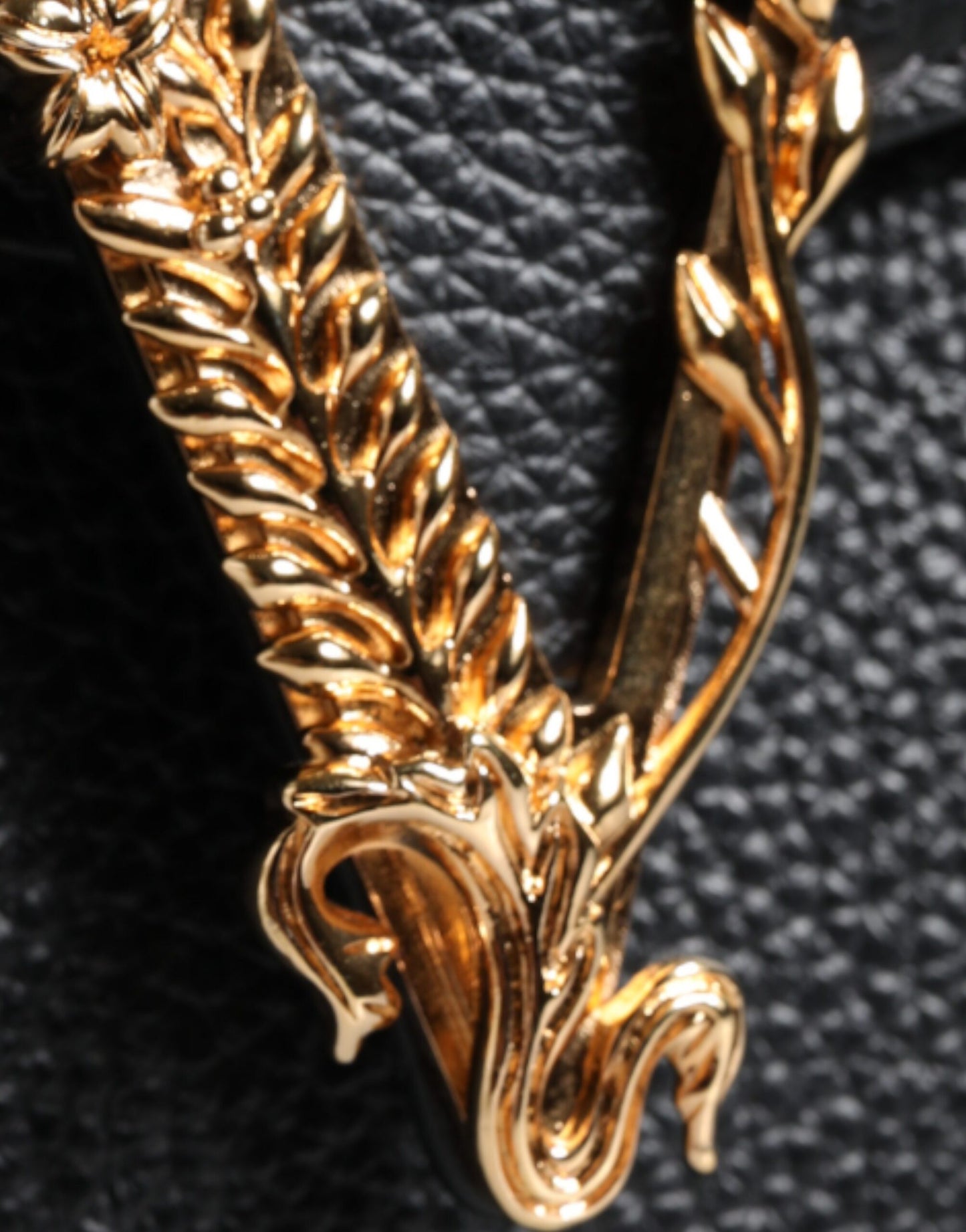 Black Grainy Calf Leather Logo Crossbody Shoulder Bag Bags Versace