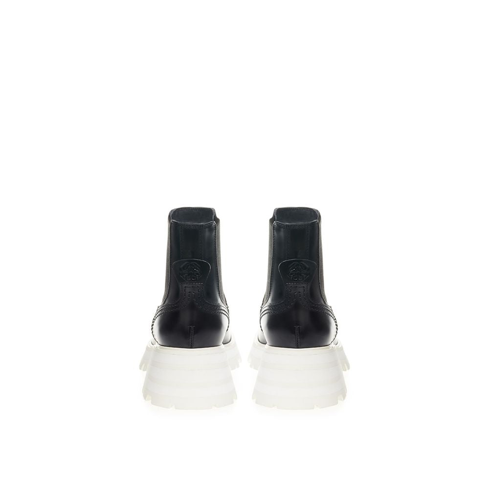 Elegant Leather Boots in Timeless Black Shoes Alexander McQueen